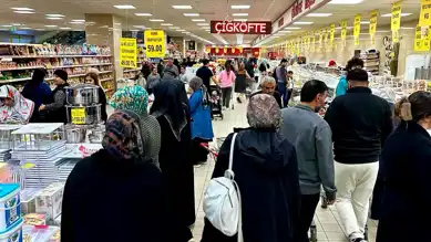 Bakanlar, Boykota Karşı Alışverişte Buluştu