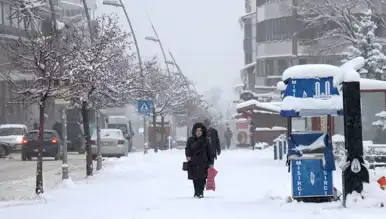 Doğu Anadolu'da Eksi 20 Derece: Şiddetli Soğuk ve Buzlanma Uyarısı!